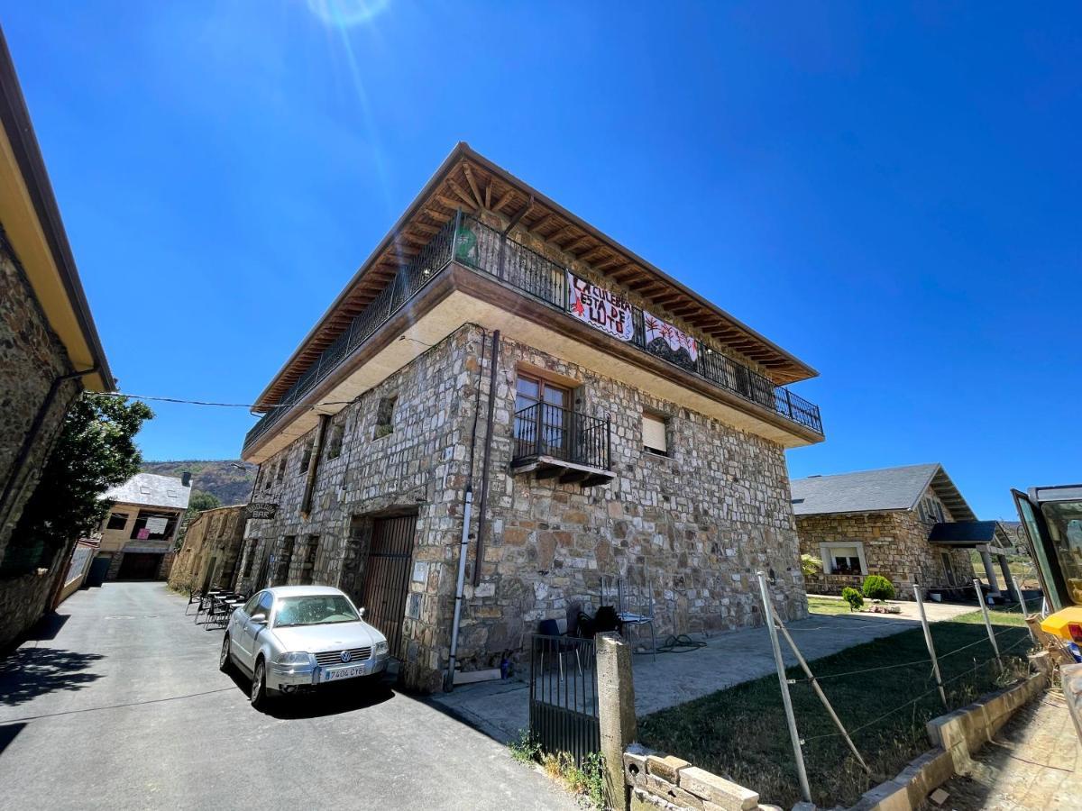La Guarida De La Lleira Hotel Ferreras de Arriba Kültér fotó